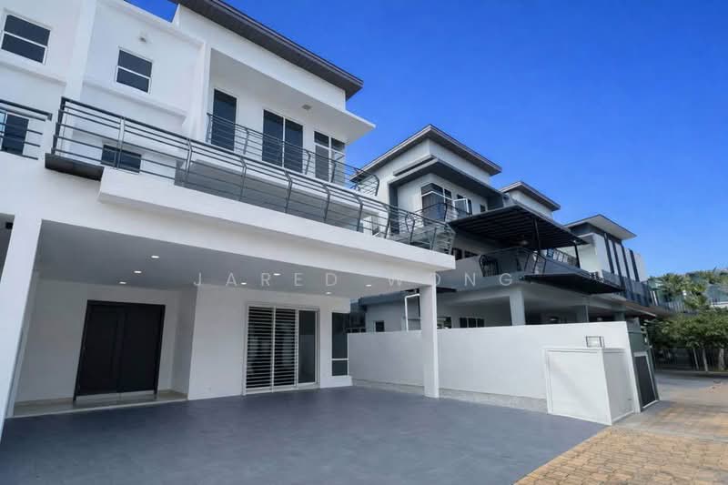 Rumah Berkembar untuk Dijual di Cyberjaya (Selangor) - Jared Wong - Exterior - PropertyGuru.com.my
