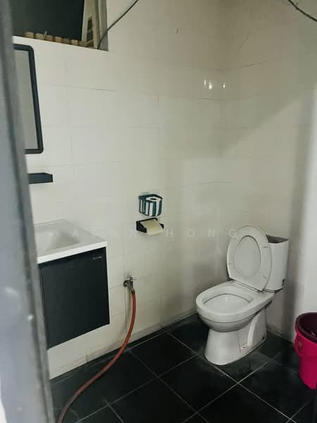 Service Residence for Sale at Diamond Regency - Alan Hong - Bathroom - PropertyGuru.com.my