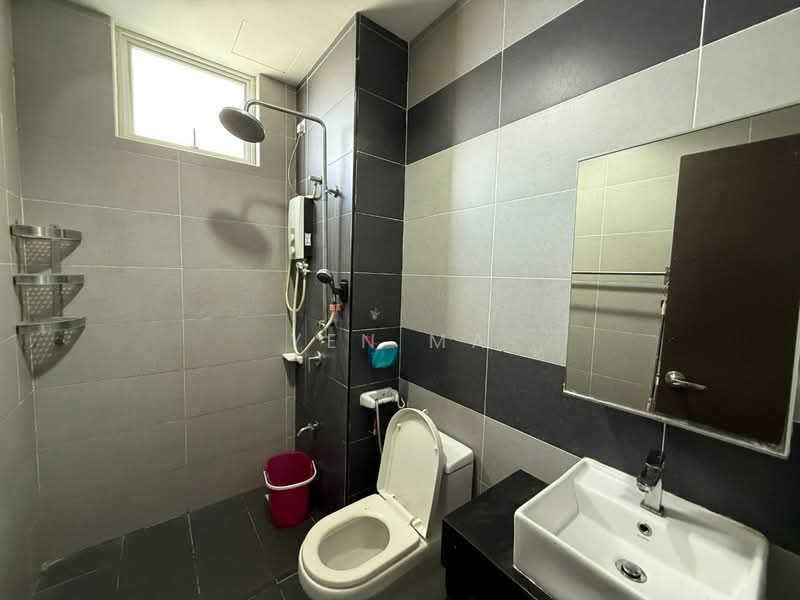 Kondominium untuk Dijual di M Condominium @ Larkin - Yen Ma - Bathroom - PropertyGuru.com.my