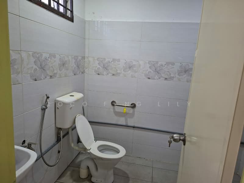 Rumah Teres 2 Tingkat untuk Dijual di Bandar Seri Alam (Masai) - Coco Feng Lily - Bathroom - PropertyGuru.com.my