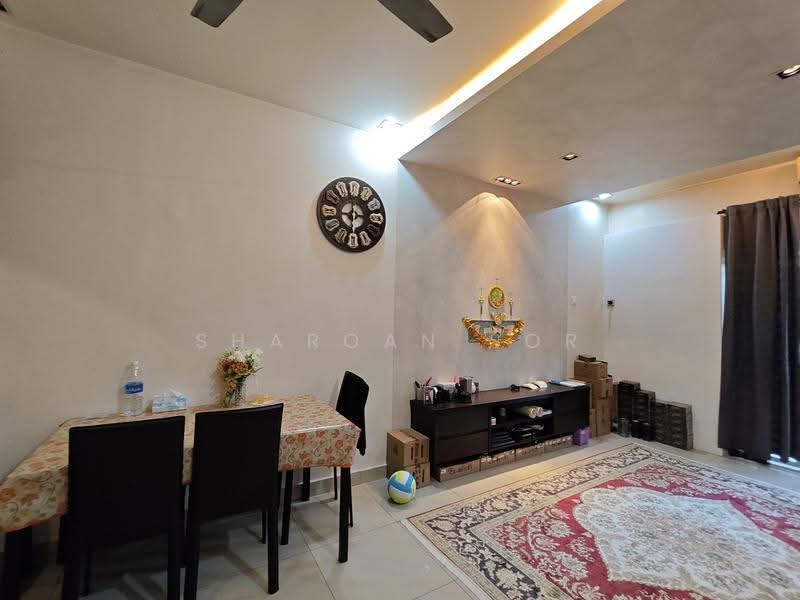 Townhouse for Sale in Jalan Ipoh (Kuala Lumpur) - Sharoan Sor - Living Room - PropertyGuru.com.my