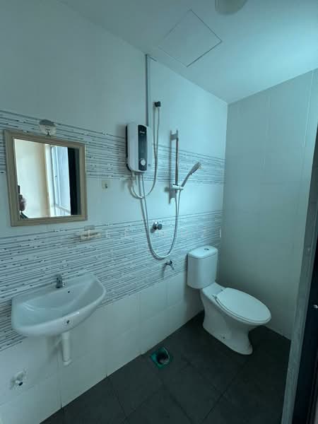 Apartment for Rent at Sky Garden Residences - Lee Muzi - Bathroom - PropertyGuru.com.my