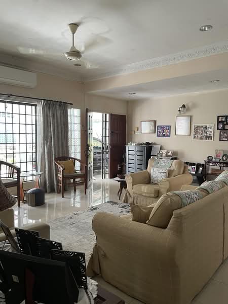 Semi-Detached House for Sale in Seksyen 5 (Petaling Jaya) - Joanne Low - Living Room - PropertyGuru.com.my