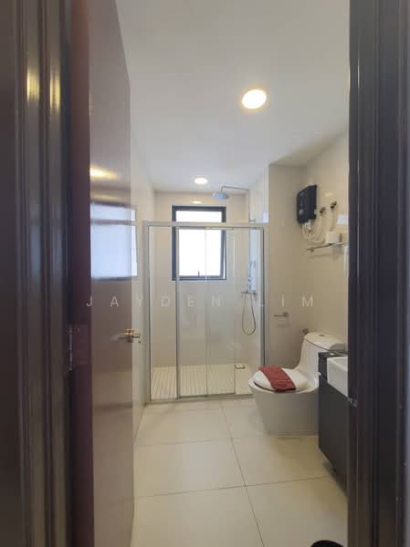 Condominium for Rent at Royal Strand @ Country Garden Danga Bay - Jayden Lim - Bathroom - PropertyGuru.com.my