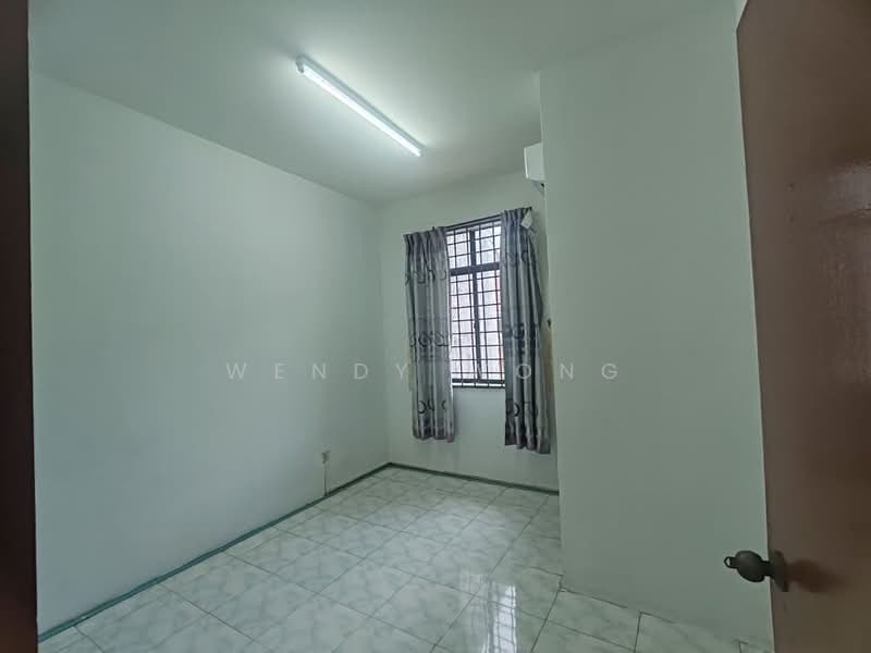 2-storey Terraced House for Rent in Taman Megah Ria (Masai) - Wendy Wong - Bedroom - PropertyGuru.com.my