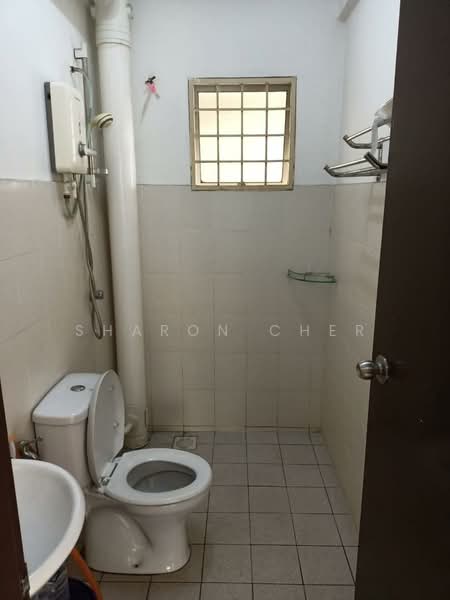 Service Residence for Rent at Avelon Tower @ Plaza Medan Putra - Sharon Cher - Bathroom - PropertyGuru.com.my