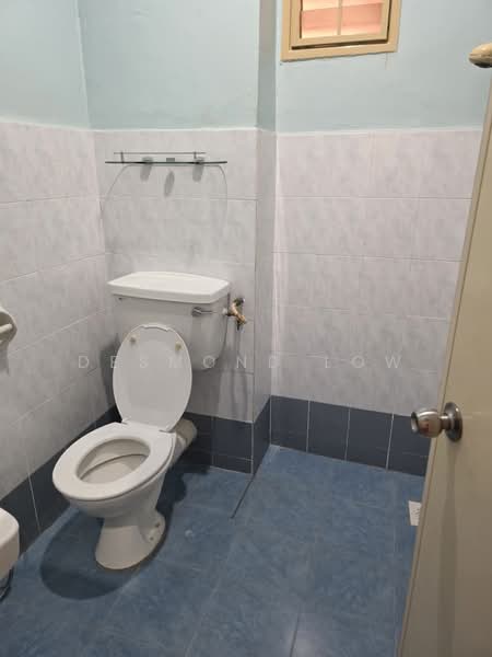 Rumah Teres untuk Disewa di Alam Damai (Cheras) - Desmond Low - Bathroom - PropertyGuru.com.my
