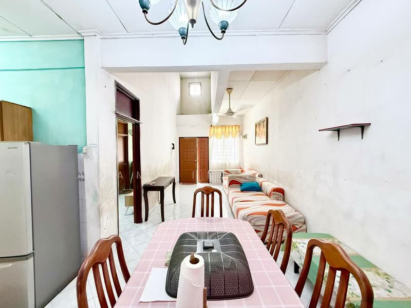 1-storey Terraced House for Sale at Taman Semenyih Indah - Adam Bin Nizar - Living Room - PropertyGuru.com.my