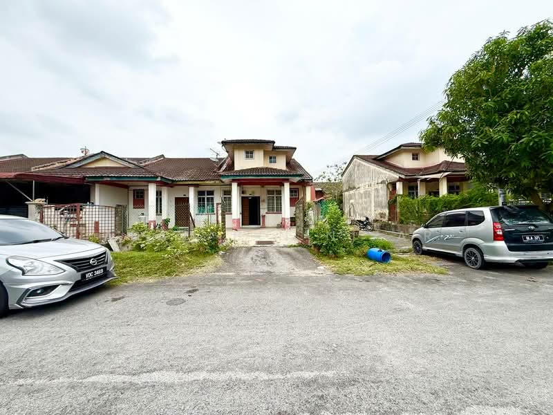 1-storey Terraced House for Sale at Taman Semenyih Indah - Adam Bin Nizar - Exterior - PropertyGuru.com.my