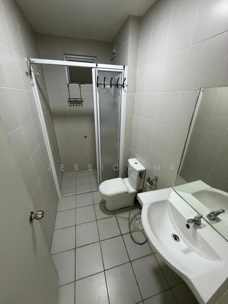 Service Residence for Rent at Meridin Bayvue Serviced Apartment - Jessica Ma - Bathroom - PropertyGuru.com.my
