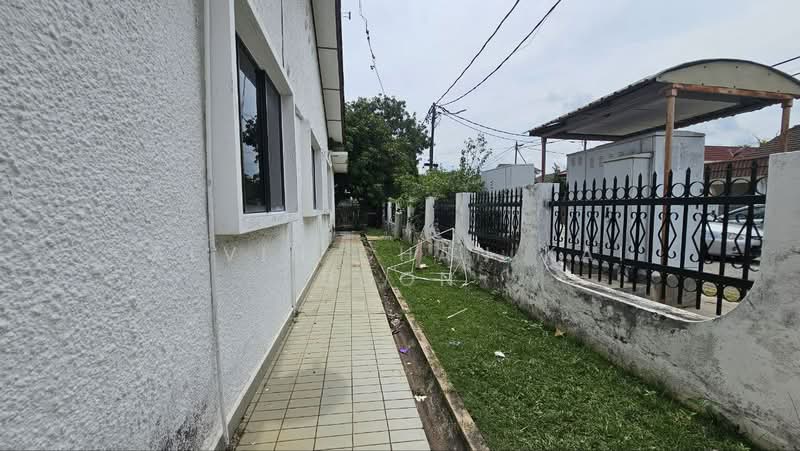 Rumah Banglo untuk Dijual di Bukit Baru (Melaka) - Alvin Chan Kai Boon - Exterior - PropertyGuru.com.my