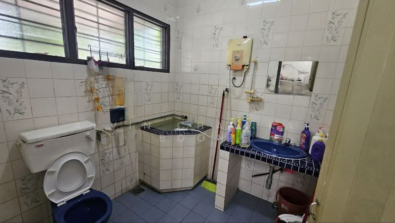 Rumah Banglo untuk Dijual di Bukit Baru (Melaka) - Alvin Chan Kai Boon - Bathroom - PropertyGuru.com.my