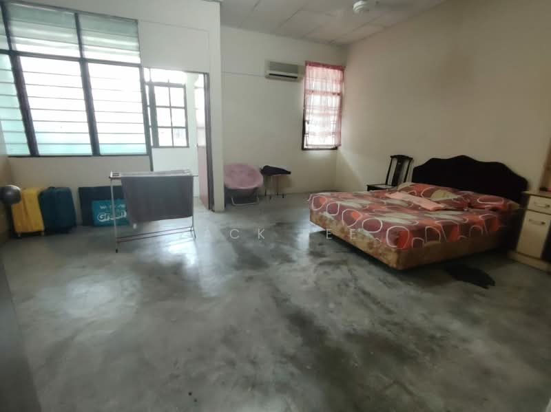 Rumah Teres 2 Tingkat untuk Dijual di Kompleks Chain Ferry (Butterworth) - Zack Lee - Bedroom - PropertyGuru.com.my