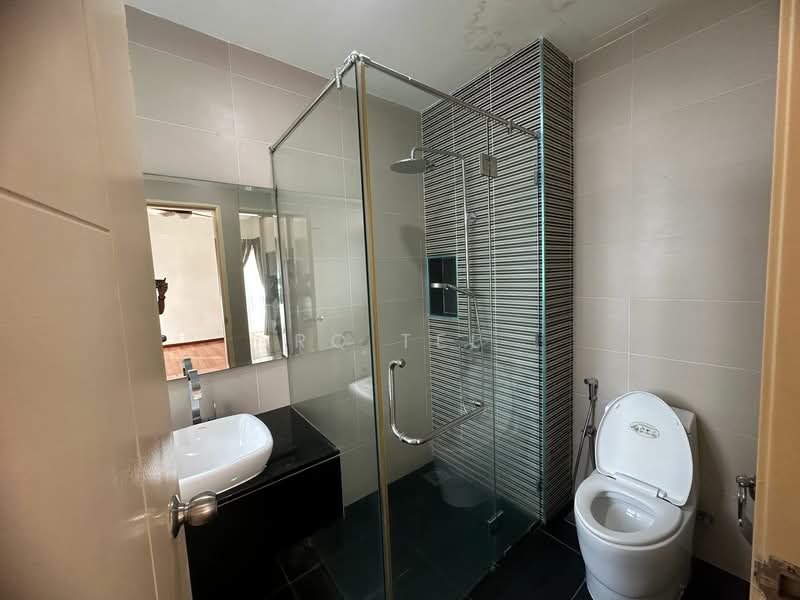 Condominium for Sale at Medini Signature - RQ Tee - Bathroom - PropertyGuru.com.my