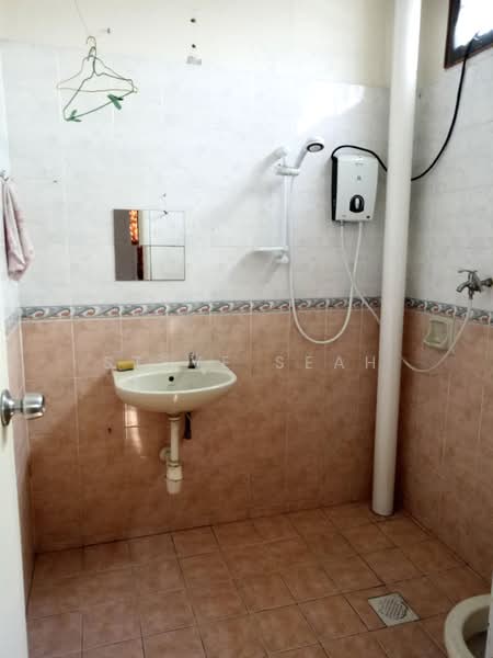 Terraced House for Rent in Johor Bahru (Johor) - Steve Seah - Bathroom - PropertyGuru.com.my