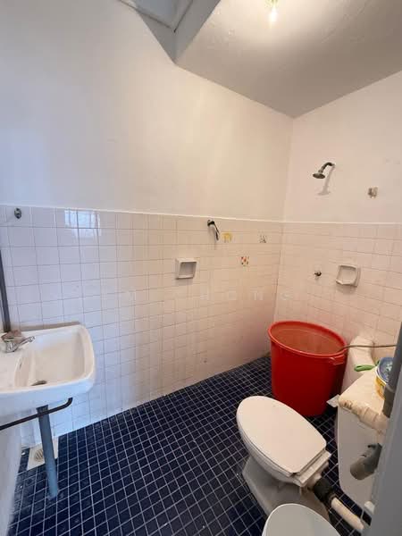 2-storey Terraced House for Sale in Taman Indah Seksyen 2 (Bukit Baru) - YM Chong - Bathroom - PropertyGuru.com.my