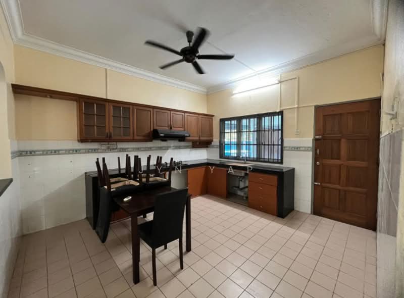 Rumah Banglo untuk Disewa di Kuantan (Pahang) - Jyn Yap - Kitchen - PropertyGuru.com.my
