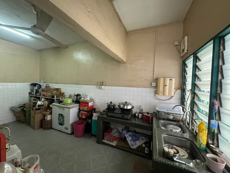 2-storey Terraced House for Sale in Taman Daya (Kepong) - Danny Wong - Kitchen - PropertyGuru.com.my