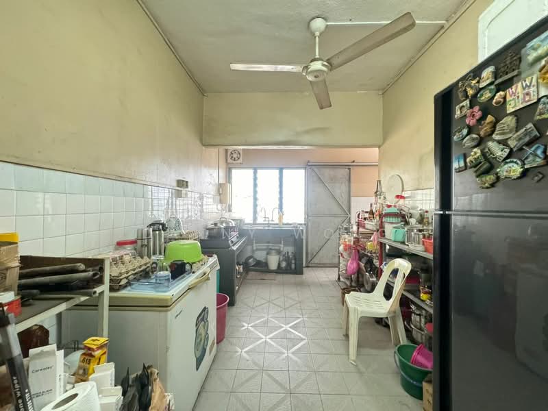 2-storey Terraced House for Sale in Taman Daya (Kepong) - Danny Wong - Kitchen - PropertyGuru.com.my