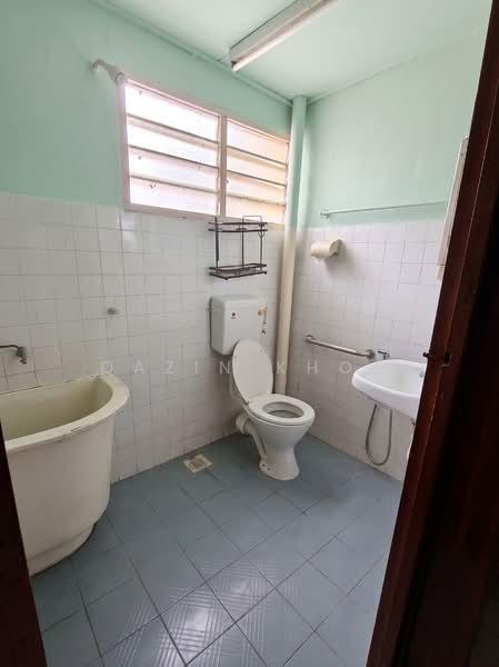 2-storey Terraced House for Sale in Ipoh (Perak) - Qazin Khoo - Bathroom - PropertyGuru.com.my