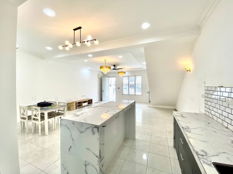 2-storey Terraced House for Sale in Semenyih (Selangor) - Nor Azdlin Adnan - Kitchen - PropertyGuru.com.my