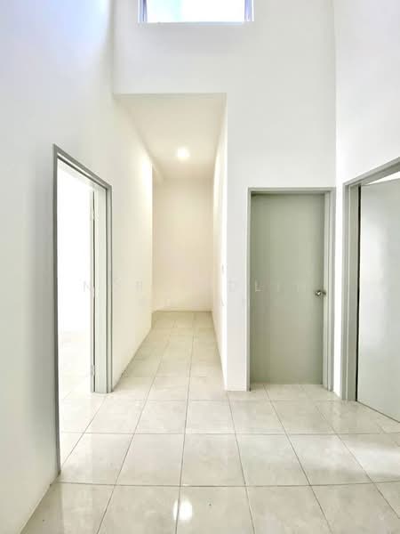 2-storey Terraced House for Sale in Semenyih (Selangor) - Nor Azdlin Adnan - Corridor - PropertyGuru.com.my