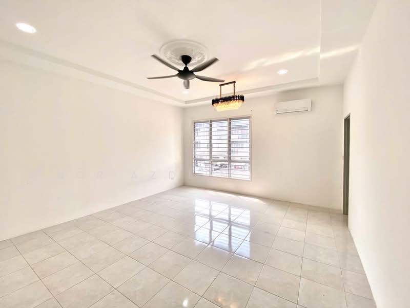2-storey Terraced House for Sale in Semenyih (Selangor) - Nor Azdlin Adnan - Living Room - PropertyGuru.com.my