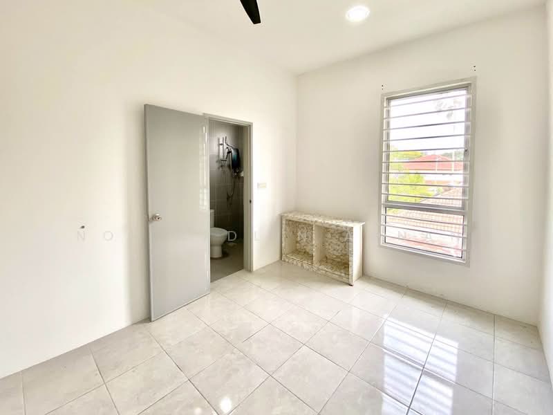 2-storey Terraced House for Sale in Semenyih (Selangor) - Nor Azdlin Adnan - Bathroom - PropertyGuru.com.my