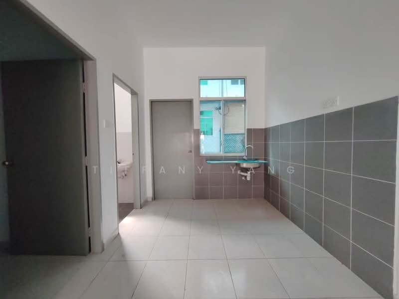 2-storey Terraced House for Sale in Taman Kundang Jaya (Rawang) - Tiffany Yang - Kitchen - PropertyGuru.com.my