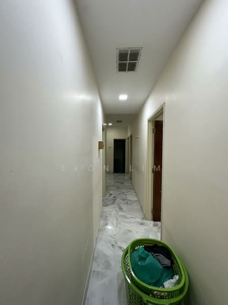Cluster House for Sale in Taman Putra Perdana (Puchong) - Leon Lim - Corridor - PropertyGuru.com.my