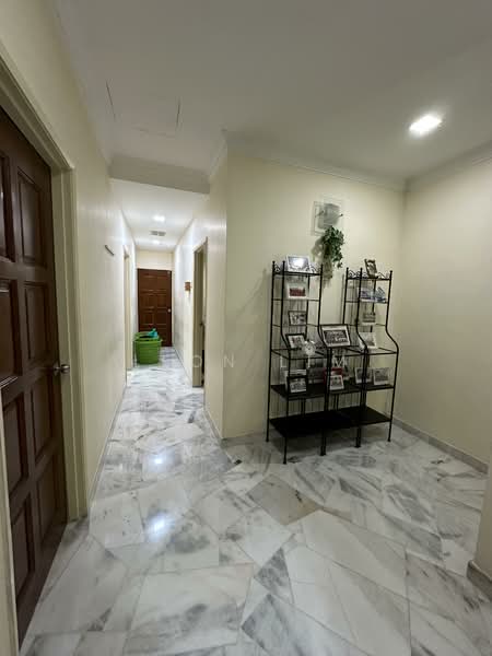 Cluster House for Sale in Taman Putra Perdana (Puchong) - Leon Lim - Corridor - PropertyGuru.com.my