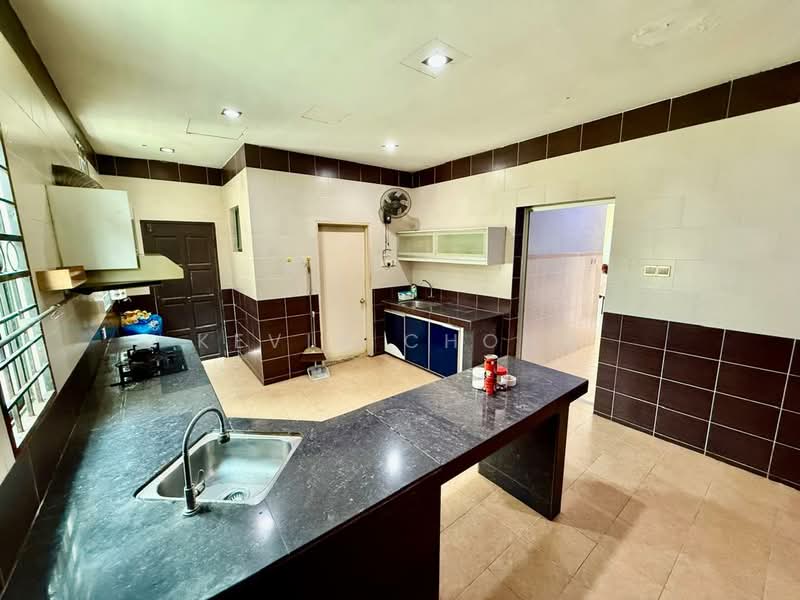2.5-storey Terraced House for Sale in Kota Warisan (Sepang) - Kevin Chong - Kitchen - PropertyGuru.com.my