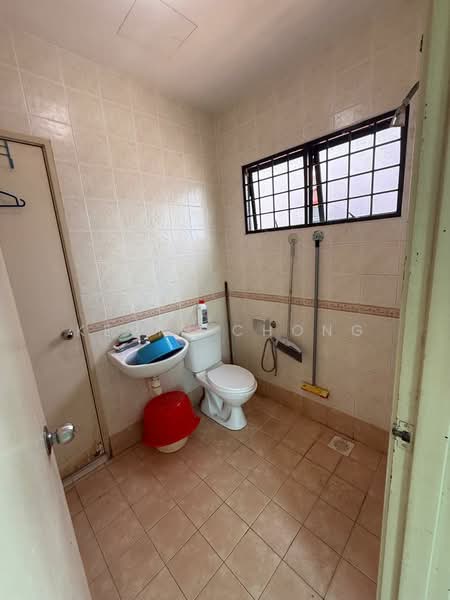 2.5-storey Terraced House for Sale in Kota Warisan (Sepang) - Kevin Chong - Bathroom - PropertyGuru.com.my