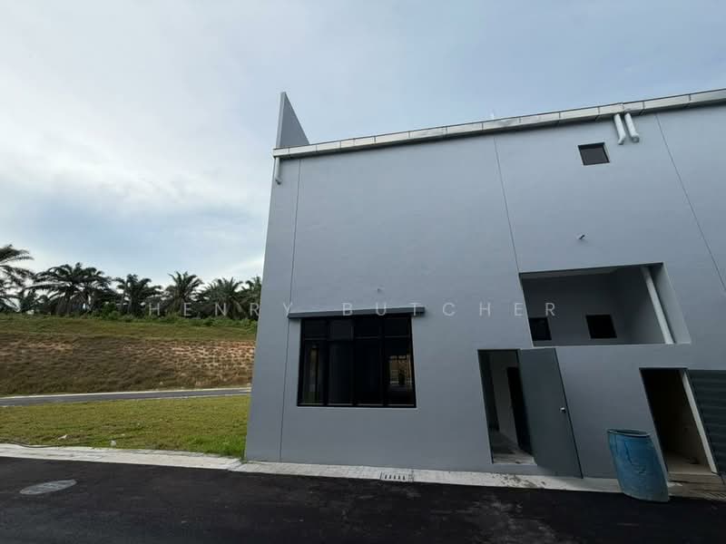 Shop / Office for Rent in Kulai (Johor) - Henry Butcher - Exterior - PropertyGuru.com.my