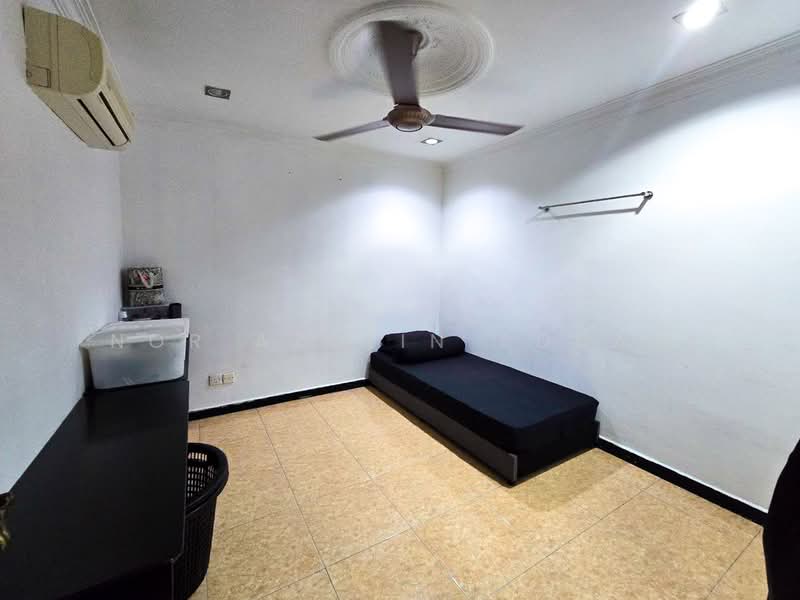 Bungalow for Sale in Bandar Seri Putra (Bangi) - Nor Azdlin Adnan - Bedroom - PropertyGuru.com.my