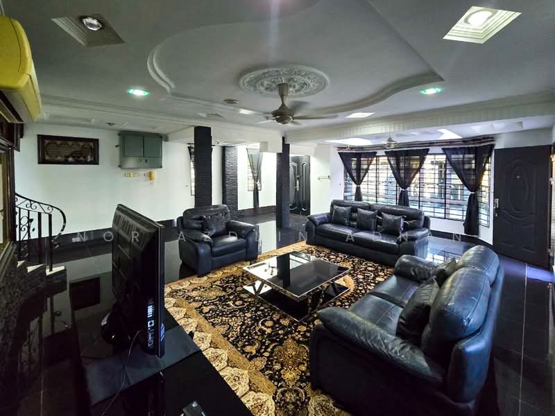 Bungalow for Sale in Bandar Seri Putra (Bangi) - Nor Azdlin Adnan - Living Room - PropertyGuru.com.my