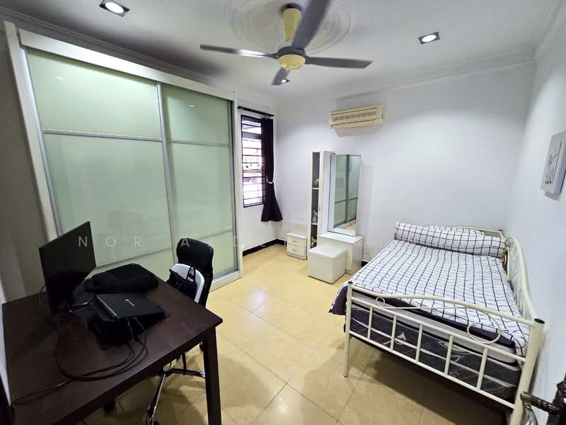 Bungalow for Sale in Bandar Seri Putra (Bangi) - Nor Azdlin Adnan - Bedroom - PropertyGuru.com.my