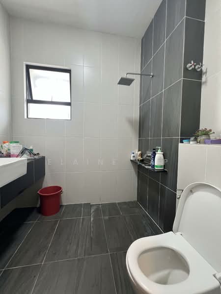 Rumah Teres 2 Tingkat untuk Disewa di Bandar Setia Alam (Kapar) - Elaine Yap - Bathroom - PropertyGuru.com.my