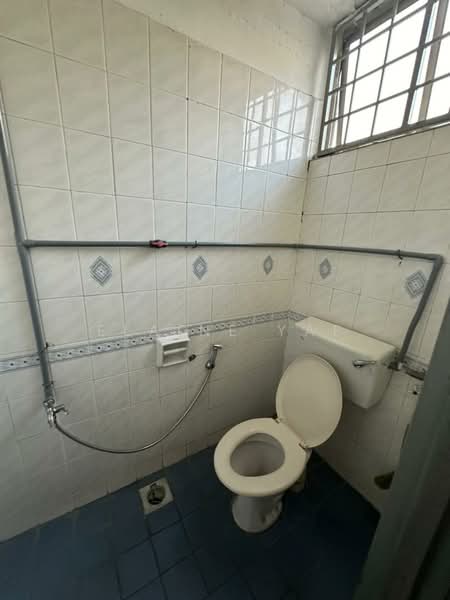 Factory for Rent in Bandar Pinggiran Subang (Shah Alam) - Elaine Yap - Bathroom - PropertyGuru.com.my