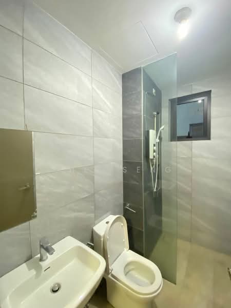 Kondominium untuk Disewa di Bennington Residences @ SkyArena - Chee Seng - Bathroom - PropertyGuru.com.my