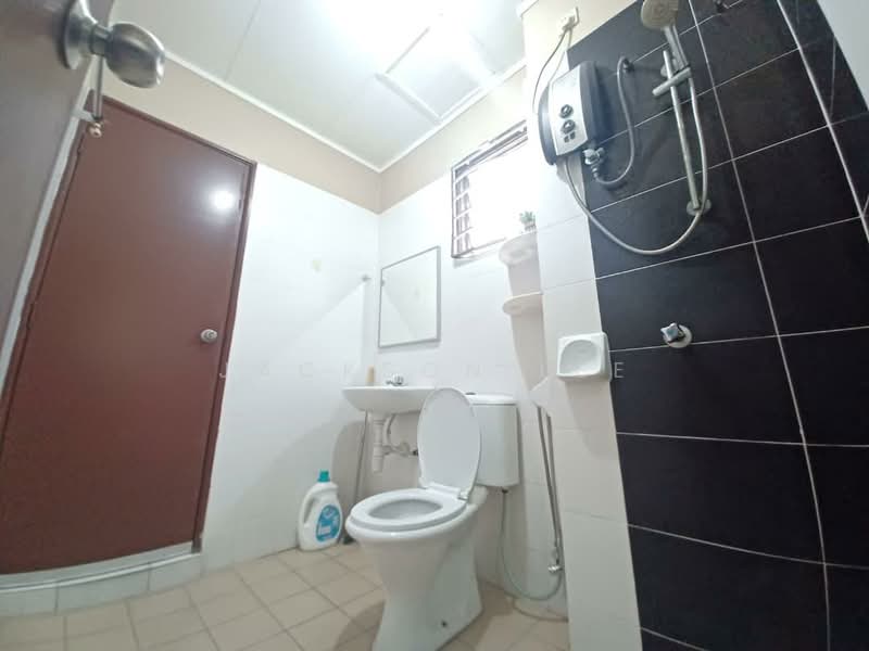 2-storey Terraced House for Rent in Bandar Bukit Raja (Klang) - Jackson Lee - Bathroom - PropertyGuru.com.my