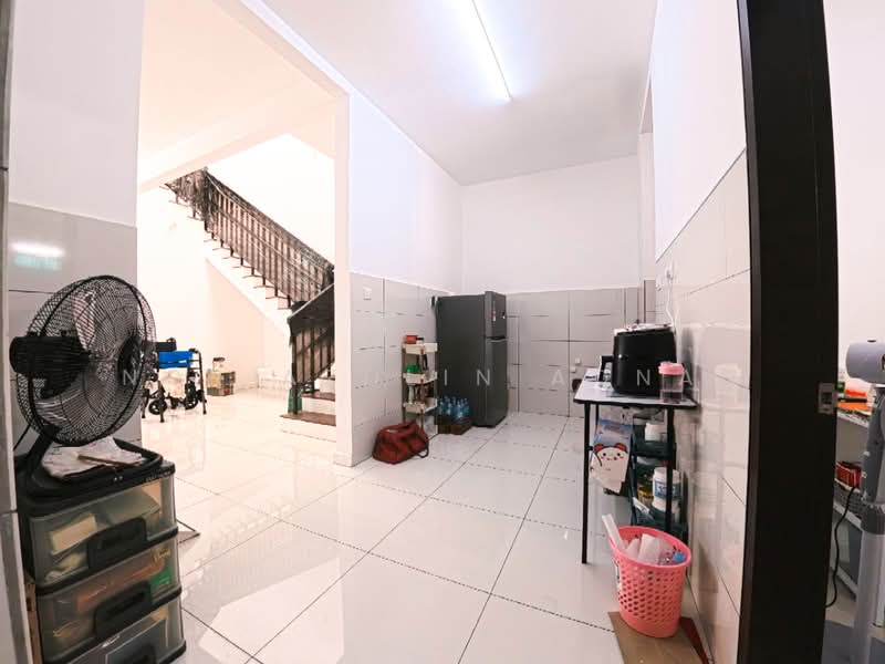 2-storey Terraced House for Sale in Semenyih (Selangor) - Nor Azdlin Adnan - Kitchen - PropertyGuru.com.my