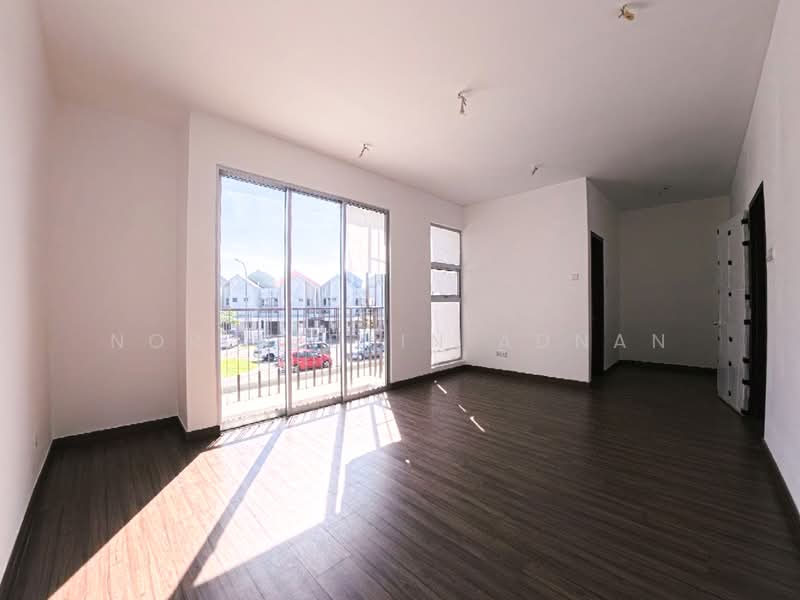 2-storey Terraced House for Sale in Semenyih (Selangor) - Nor Azdlin Adnan - Living Room - PropertyGuru.com.my