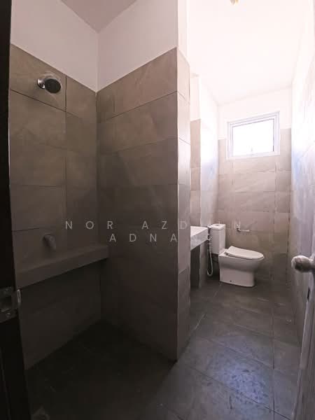 2-storey Terraced House for Sale in Semenyih (Selangor) - Nor Azdlin Adnan - Bathroom - PropertyGuru.com.my