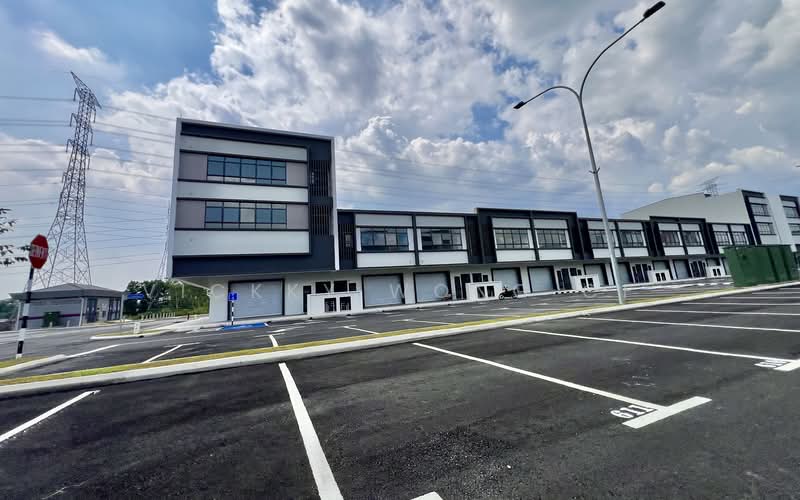 Kedai untuk Disewa di Bandar Saujana Putra (Tanjong Duabelas) - Vickky Wong CF - Exterior - PropertyGuru.com.my