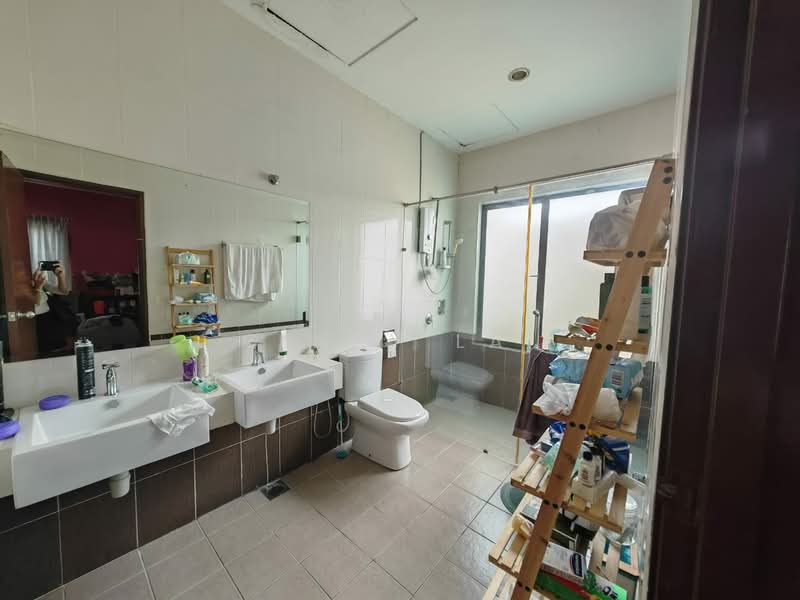 Rumah Banglo untuk Dijual di Batu 9 (Cheras) - Cindy Lai - Bathroom - PropertyGuru.com.my