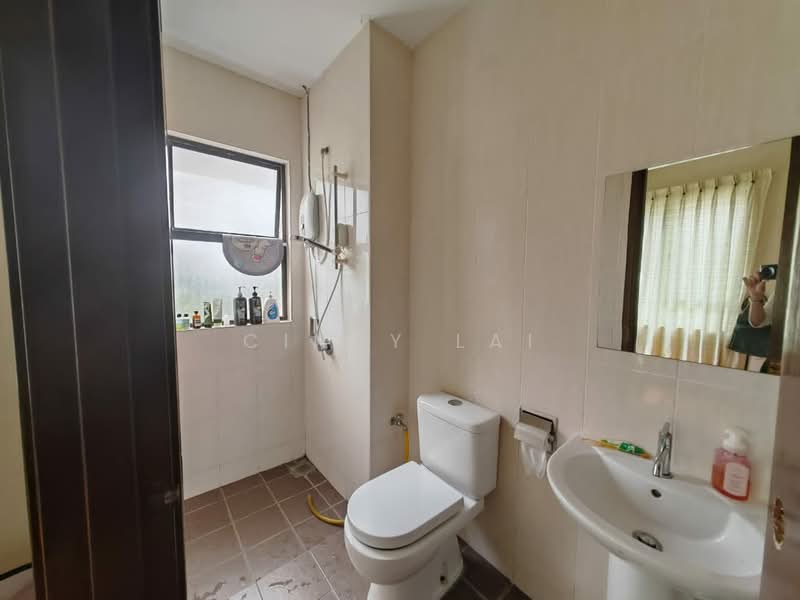 Rumah Banglo untuk Dijual di Batu 9 (Cheras) - Cindy Lai - Bathroom - PropertyGuru.com.my