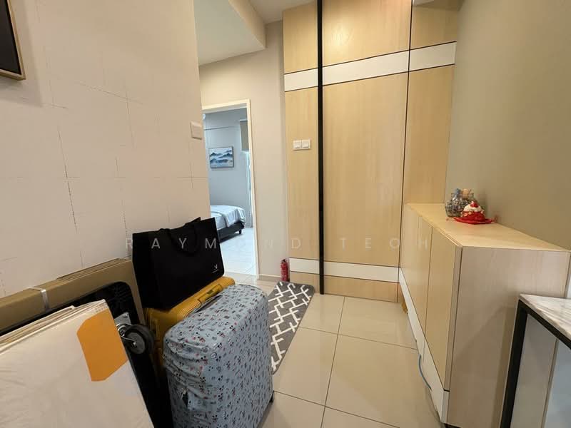 Kondominium untuk Dijual di The Peak Residences - Raymond Teoh - Corridor - PropertyGuru.com.my
