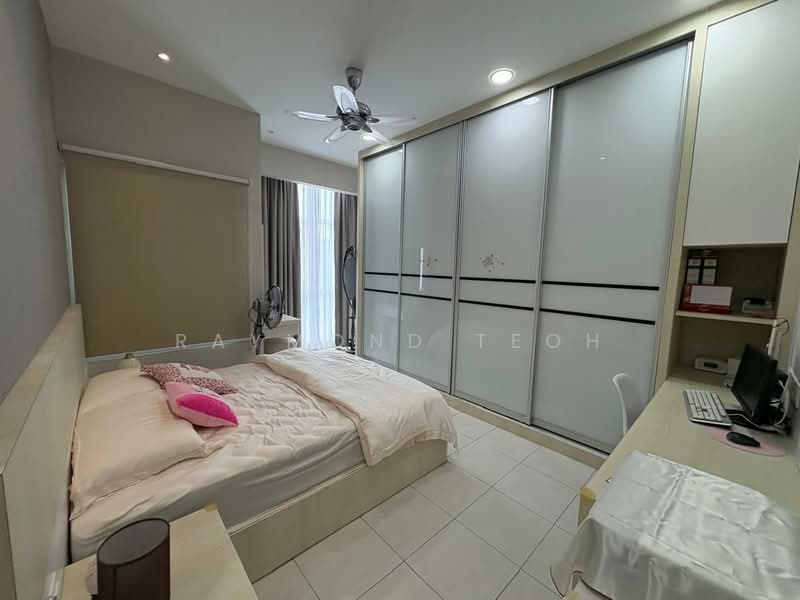 Kondominium untuk Dijual di The Peak Residences - Raymond Teoh - Bedroom - PropertyGuru.com.my
