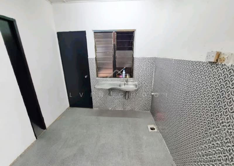 Townhouse for Sale in Taman Kajang Utama (Kajang) - Elvin Chooi - Bathroom - PropertyGuru.com.my